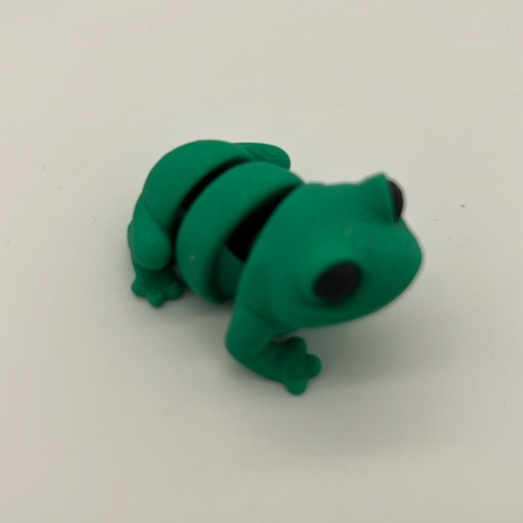 3D printed 4 Pack geckochameleon, narwhal, frog Fidget Toy Fun Collectible Stre… - Picture 5 of 5